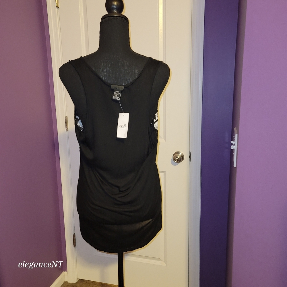 Rue21 Black/White Pattern sequence Tank Top Sz: XL NWT - Picture 4 of 9
